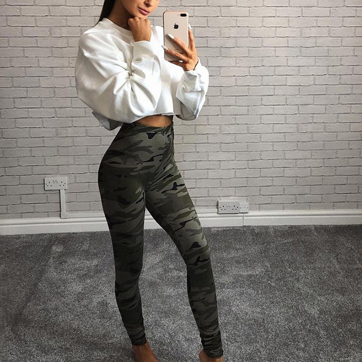 Classic Round Neck Short Sweatshirt