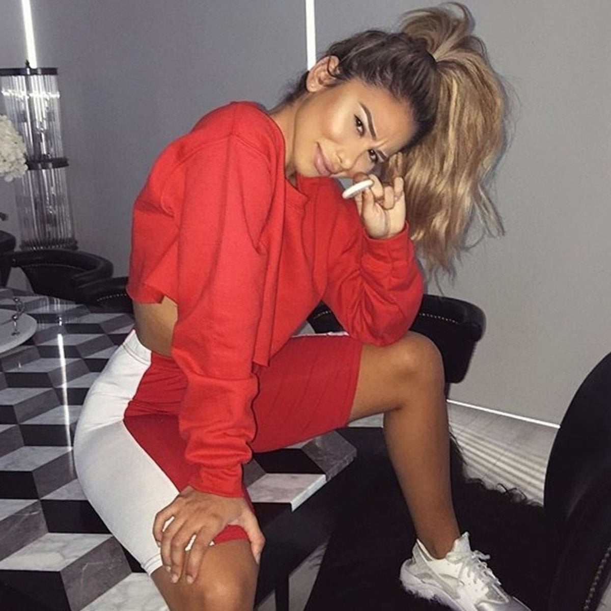 Classic Round Neck Short Sweatshirt